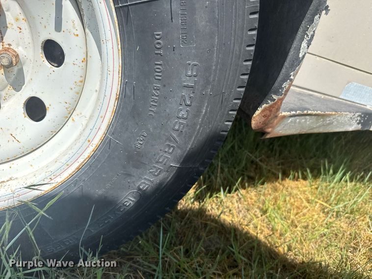 image for item ER2069 2006 Titan 1R6097 livestock trailer