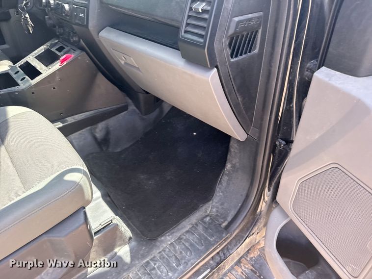 image for item ER2073 2018 Ford F150 SuperCrew pickup truck