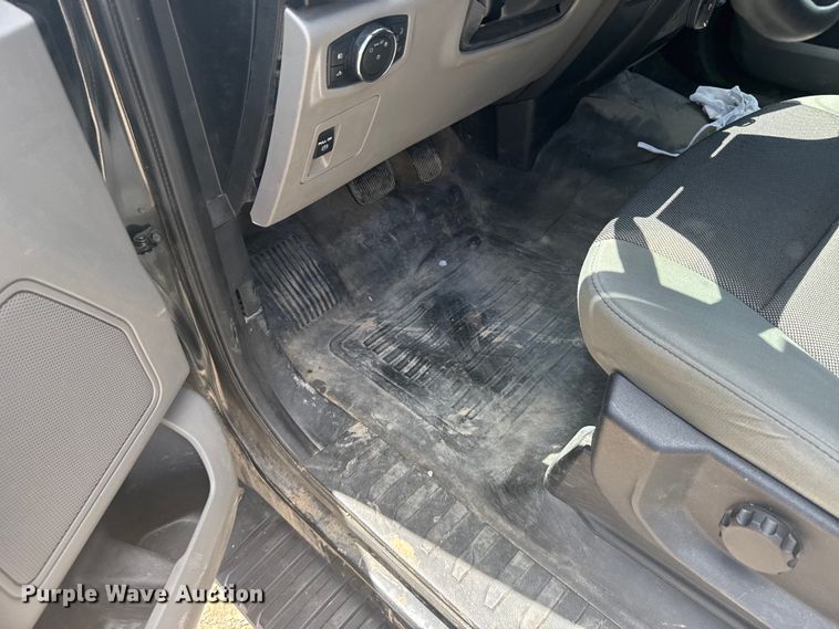 image for item ER2075 2019 Ford F150 SuperCrew pickup truck