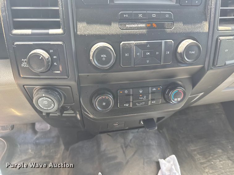 image for item ER2075 2019 Ford F150 SuperCrew pickup truck