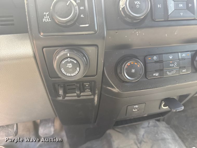 image for item ER2075 2019 Ford F150 SuperCrew pickup truck