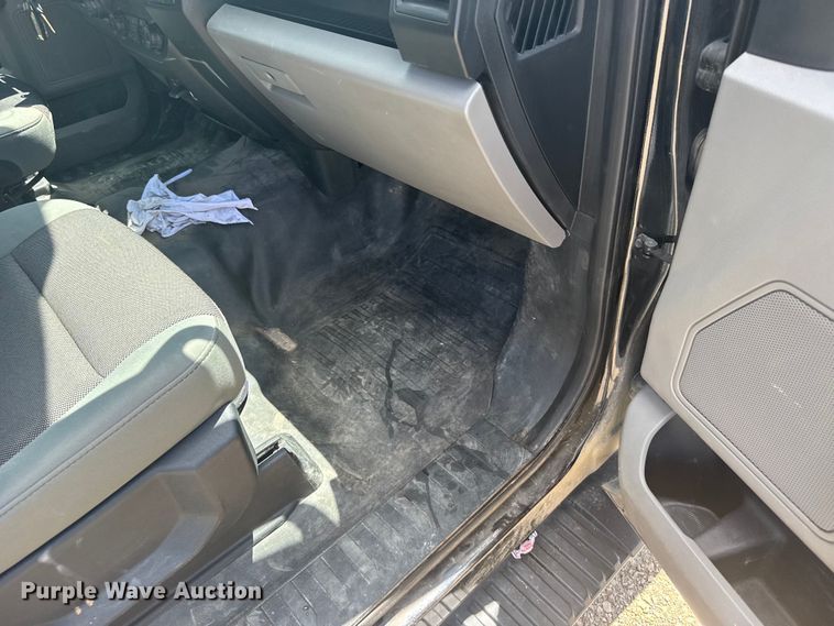 image for item ER2075 2019 Ford F150 SuperCrew pickup truck