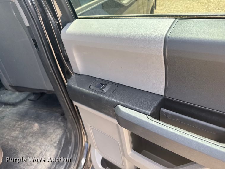 image for item ER2075 2019 Ford F150 SuperCrew pickup truck