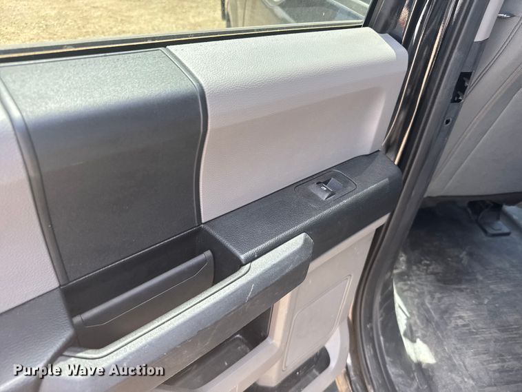 image for item ER2075 2019 Ford F150 SuperCrew pickup truck