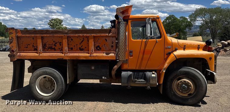 image for item ER2076 1989 International 1954 dump truck