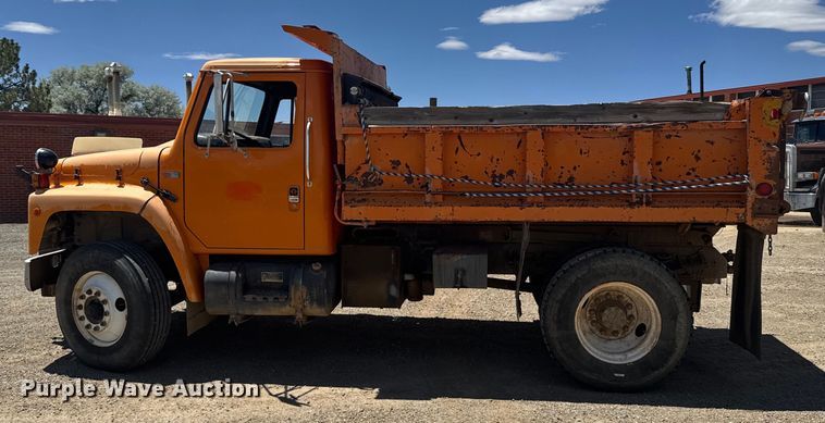 image for item ER2076 1989 International 1954 dump truck