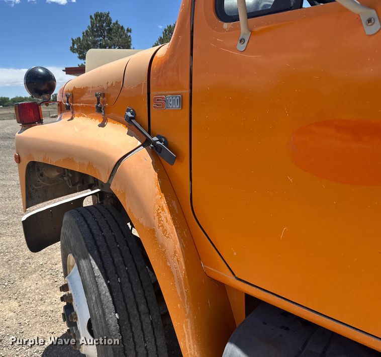 image for item ER2076 1989 International 1954 dump truck