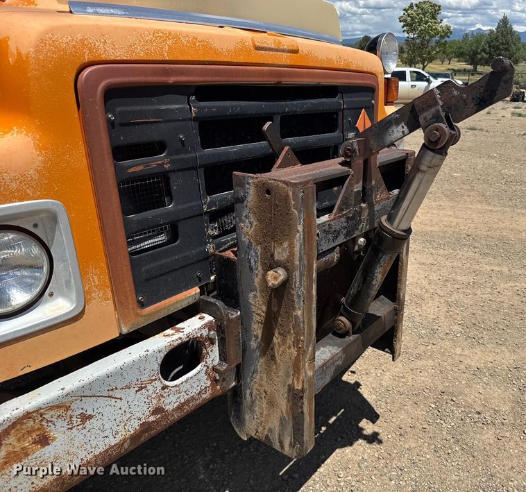 image for item ER2076 1989 International 1954 dump truck