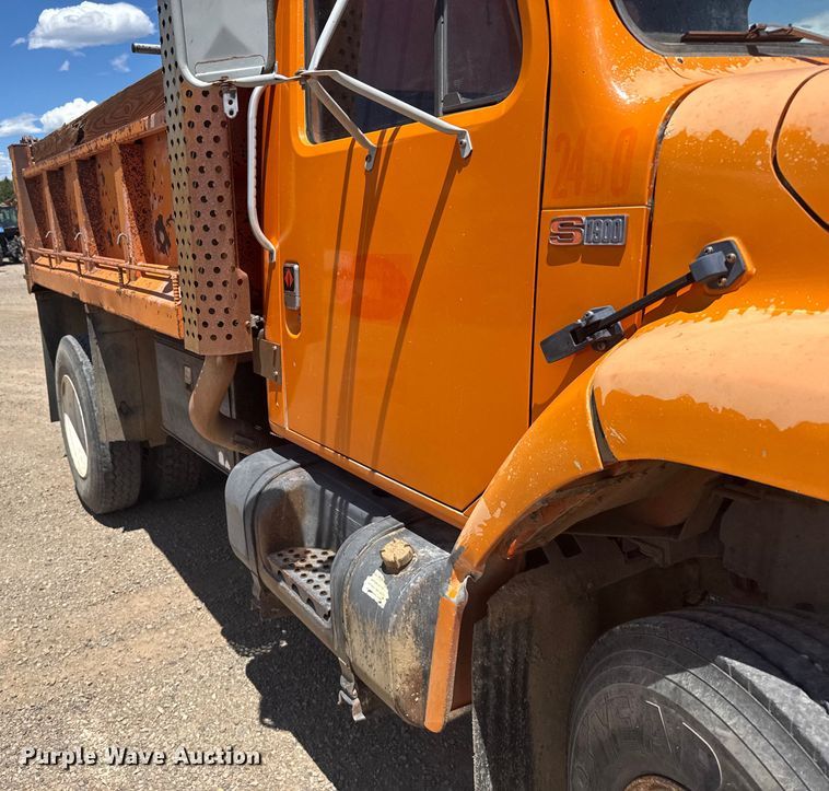 image for item ER2076 1989 International 1954 dump truck