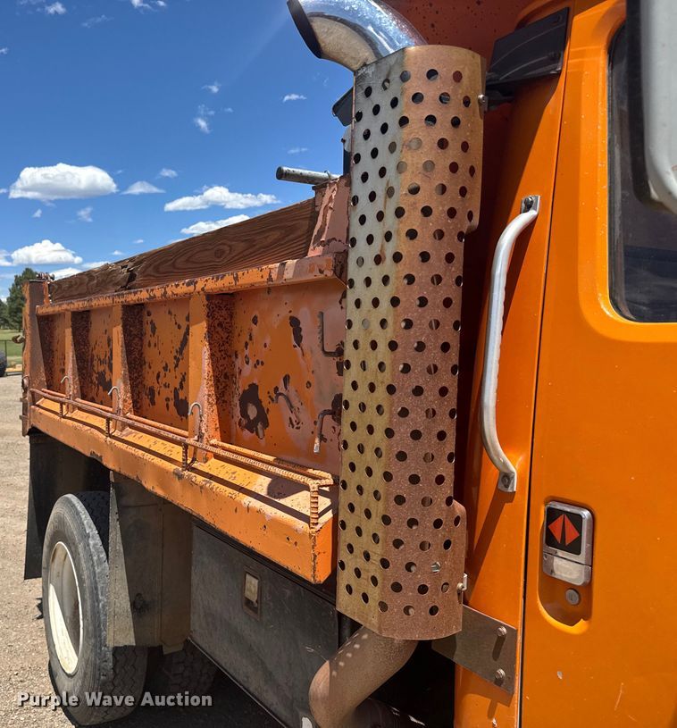 image for item ER2076 1989 International 1954 dump truck