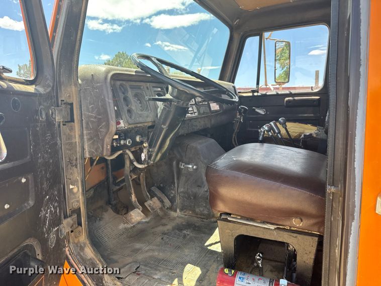 image for item ER2076 1989 International 1954 dump truck