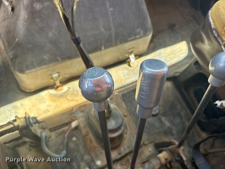 image for item ER2076 1989 International 1954 dump truck