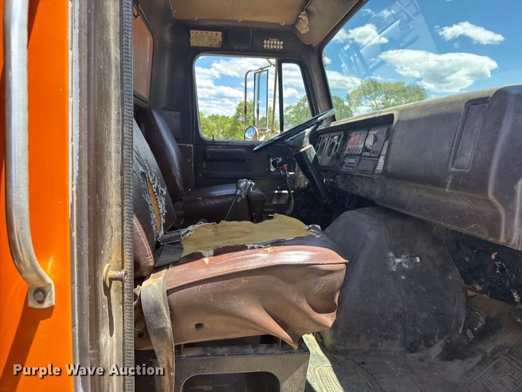 image for item ER2076 1989 International 1954 dump truck