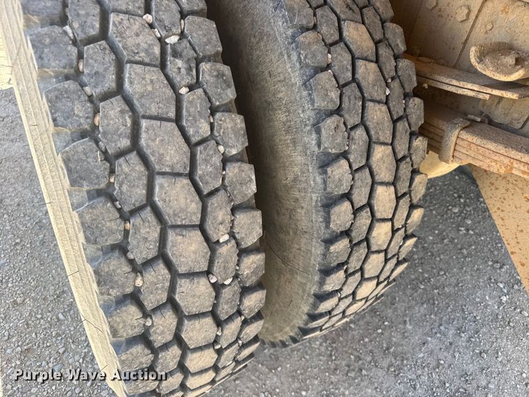 image for item ER2076 1989 International 1954 dump truck