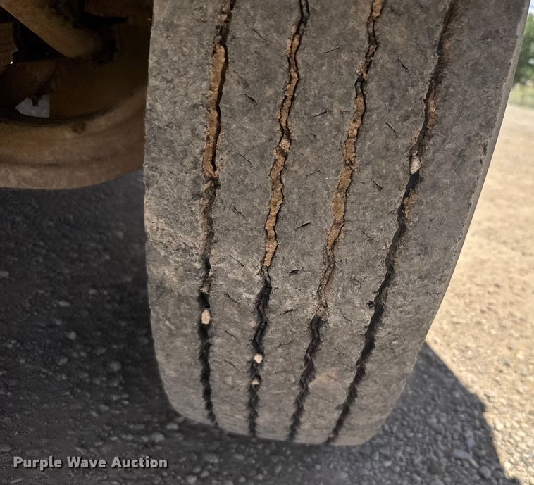 image for item ER2076 1989 International 1954 dump truck