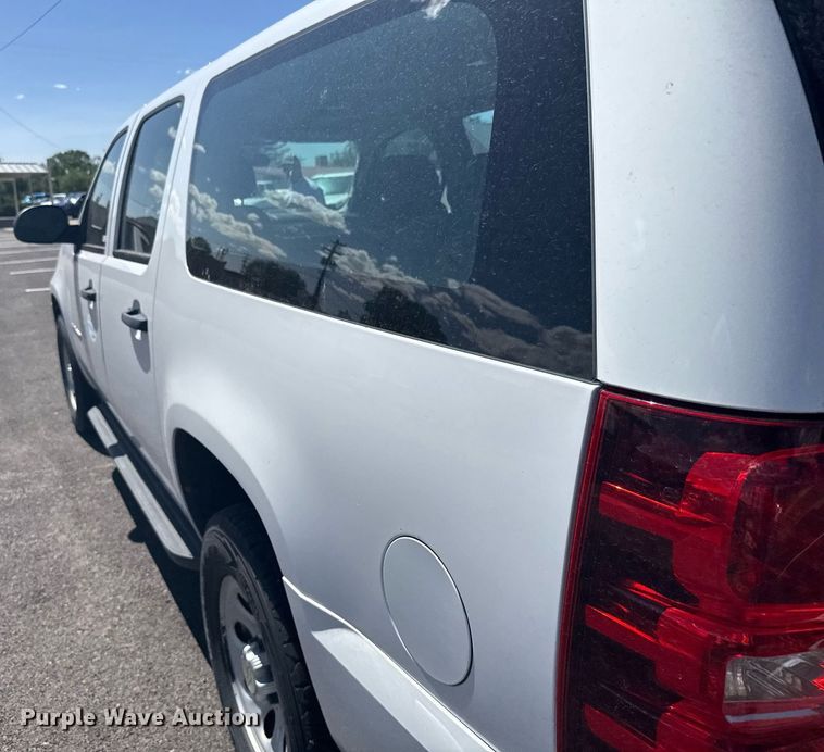 image for item ER2079 2012 Chevrolet Suburban SUV