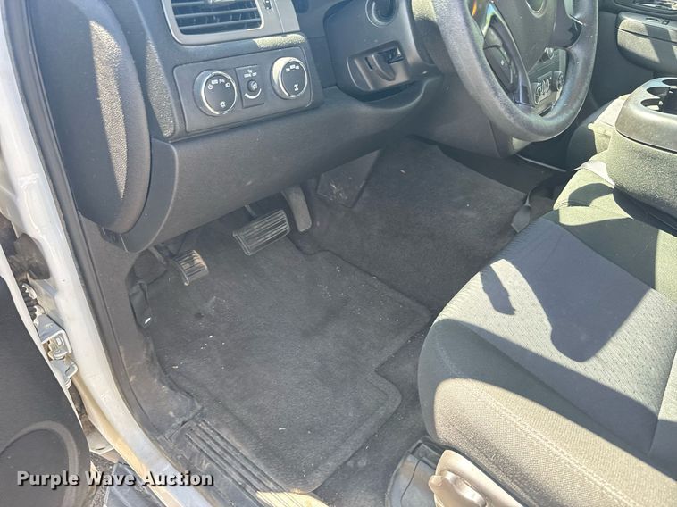 image for item ER2079 2012 Chevrolet Suburban SUV