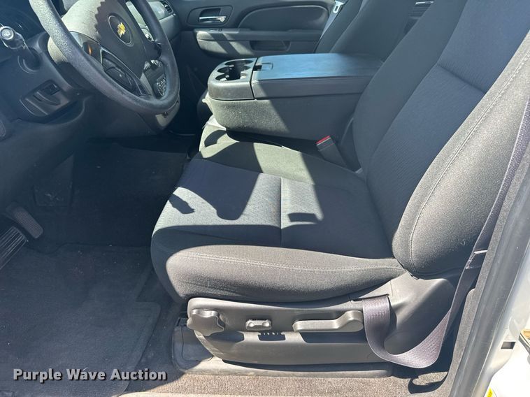 image for item ER2079 2012 Chevrolet Suburban SUV