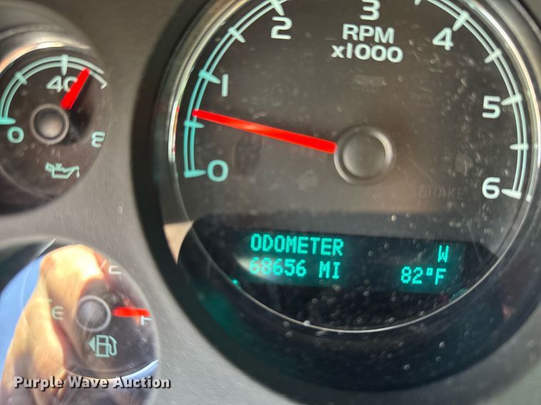 image for item ER2079 2012 Chevrolet Suburban SUV