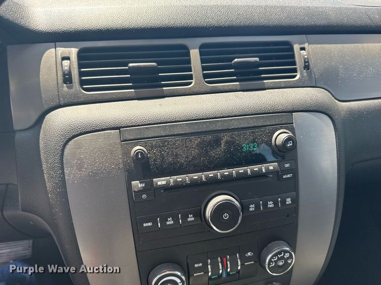 image for item ER2079 2012 Chevrolet Suburban SUV