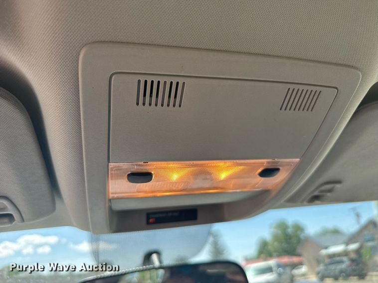 image for item ER2079 2012 Chevrolet Suburban SUV