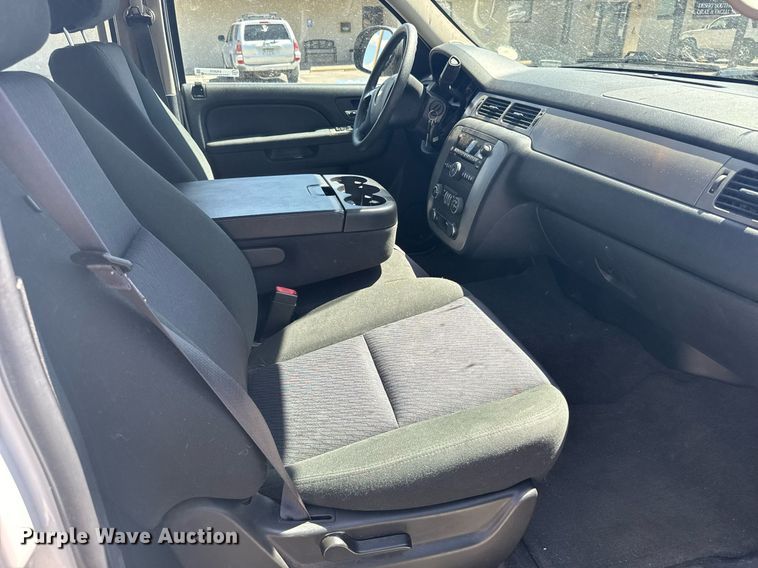 image for item ER2079 2012 Chevrolet Suburban SUV