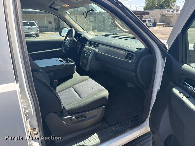 image for item ER2079 2012 Chevrolet Suburban SUV