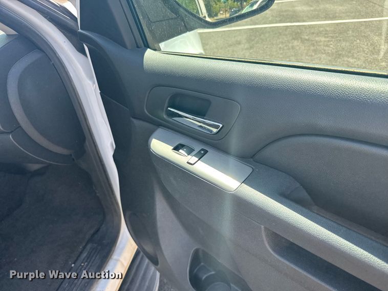 image for item ER2079 2012 Chevrolet Suburban SUV