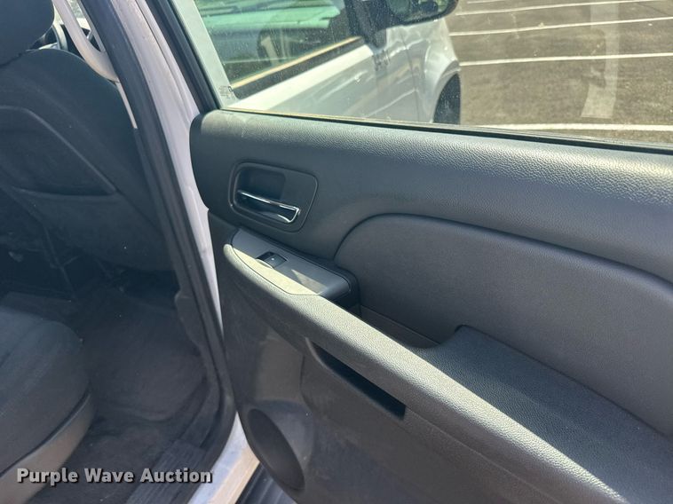 image for item ER2079 2012 Chevrolet Suburban SUV