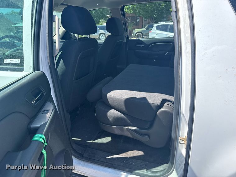 image for item ER2079 2012 Chevrolet Suburban SUV