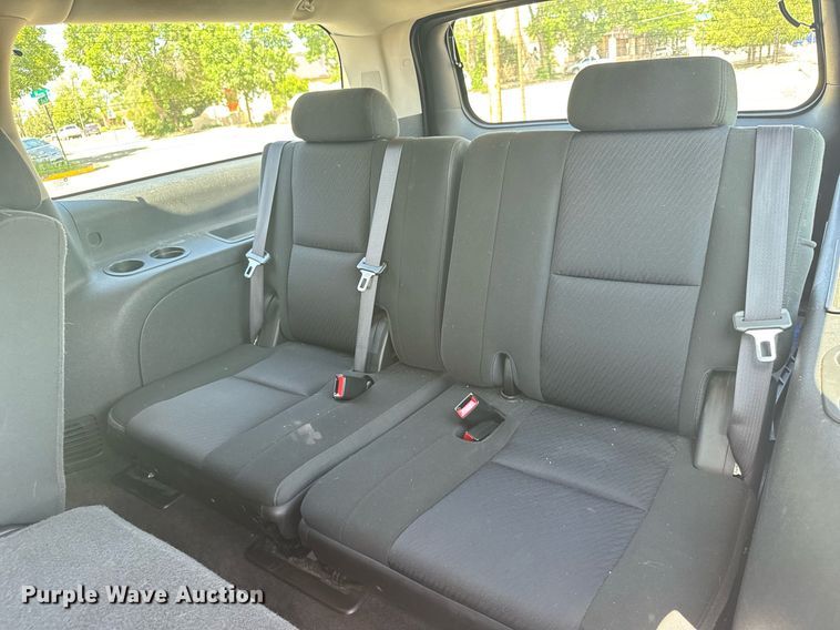 image for item ER2079 2012 Chevrolet Suburban SUV