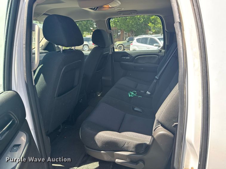 image for item ER2079 2012 Chevrolet Suburban SUV