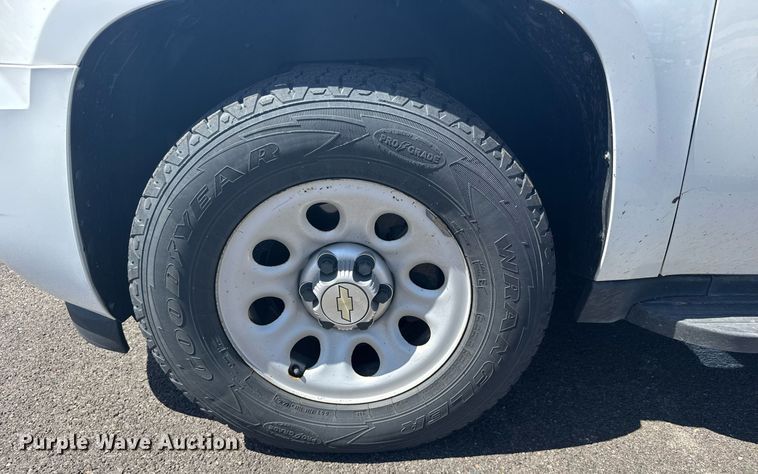 image for item ER2079 2012 Chevrolet Suburban SUV