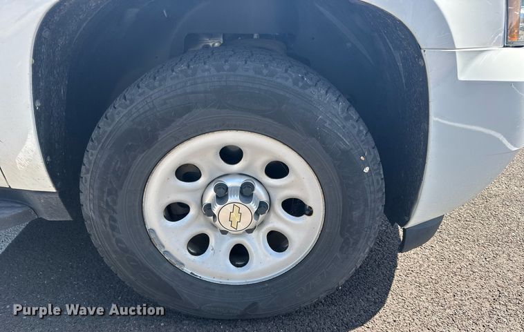 image for item ER2079 2012 Chevrolet Suburban SUV