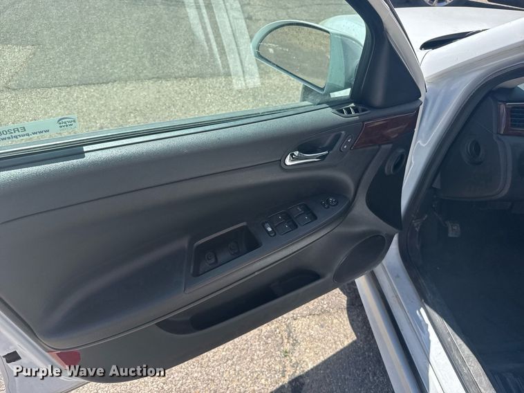 image for item ER2081 2011 Chevrolet Impala LT 