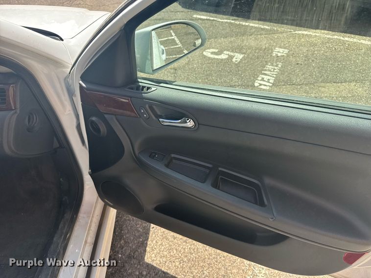 image for item ER2081 2011 Chevrolet Impala LT 