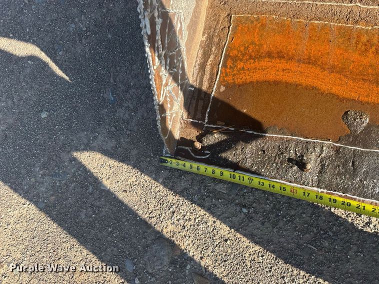 image for item ER2082 1998 John Deere 310E backhoe