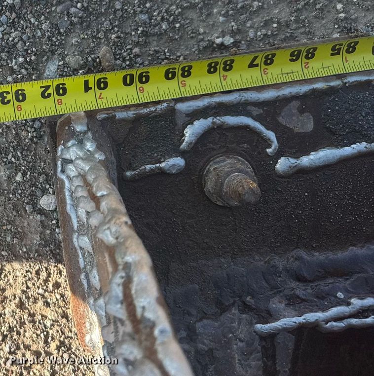 image for item ER2082 1998 John Deere 310E backhoe