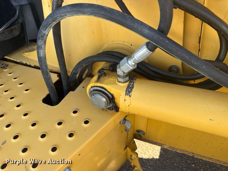 image for item ER2082 1998 John Deere 310E backhoe