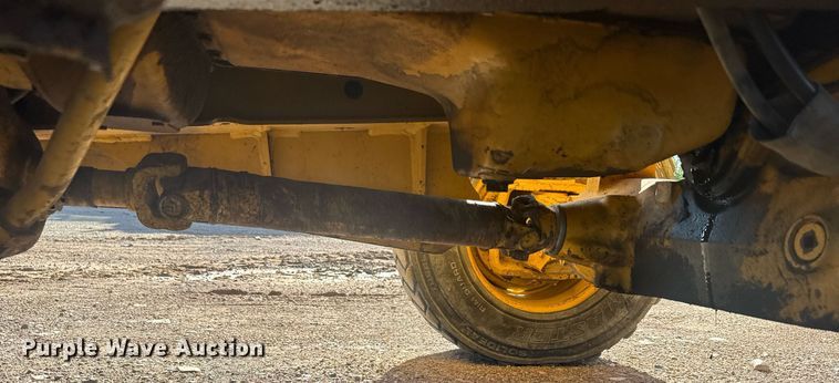 image for item ER2082 1998 John Deere 310E backhoe