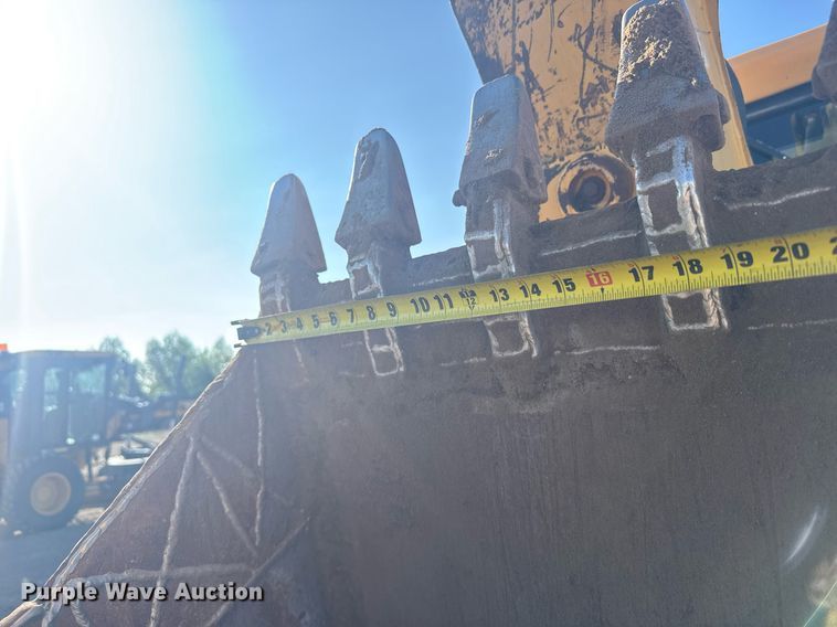 image for item ER2082 1998 John Deere 310E backhoe