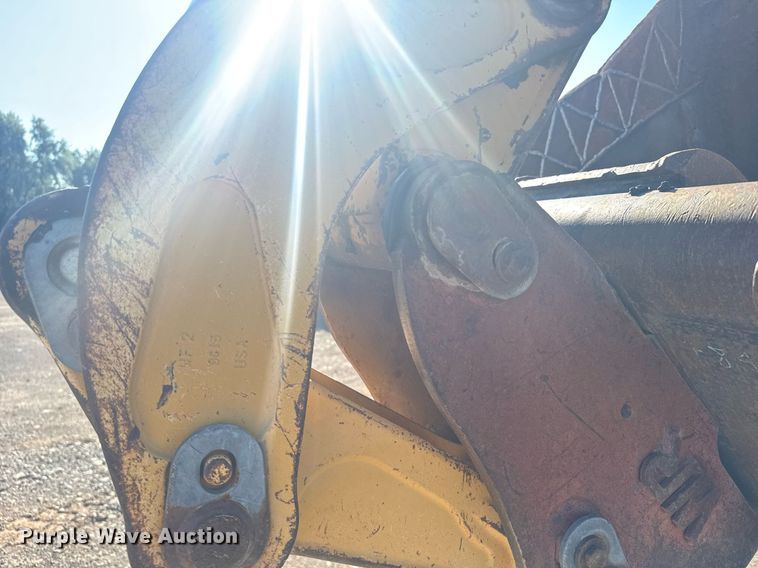 image for item ER2082 1998 John Deere 310E backhoe