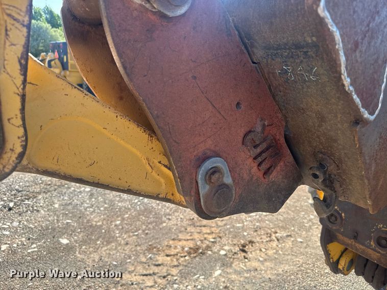image for item ER2082 1998 John Deere 310E backhoe