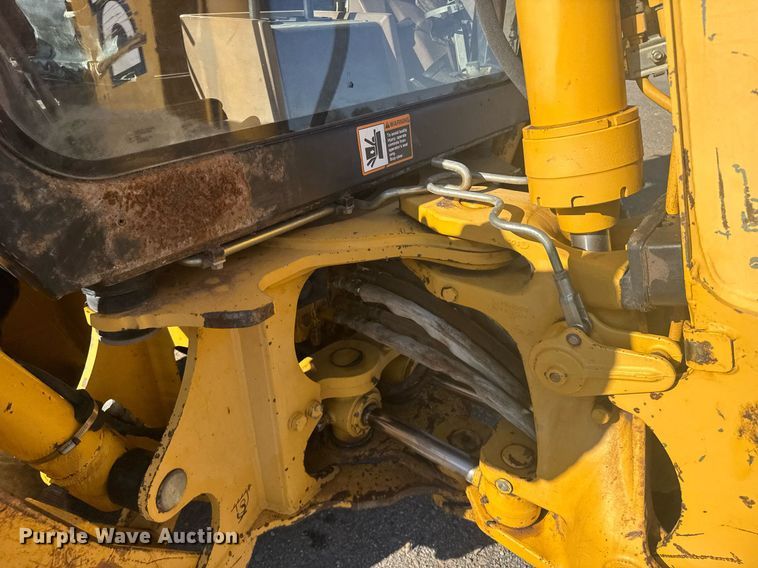 image for item ER2082 1998 John Deere 310E backhoe