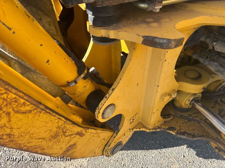 image for item ER2082 1998 John Deere 310E backhoe