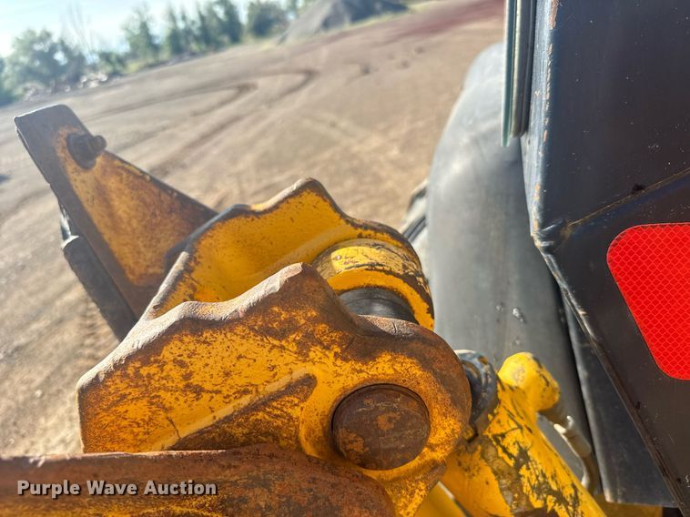 image for item ER2082 1998 John Deere 310E backhoe