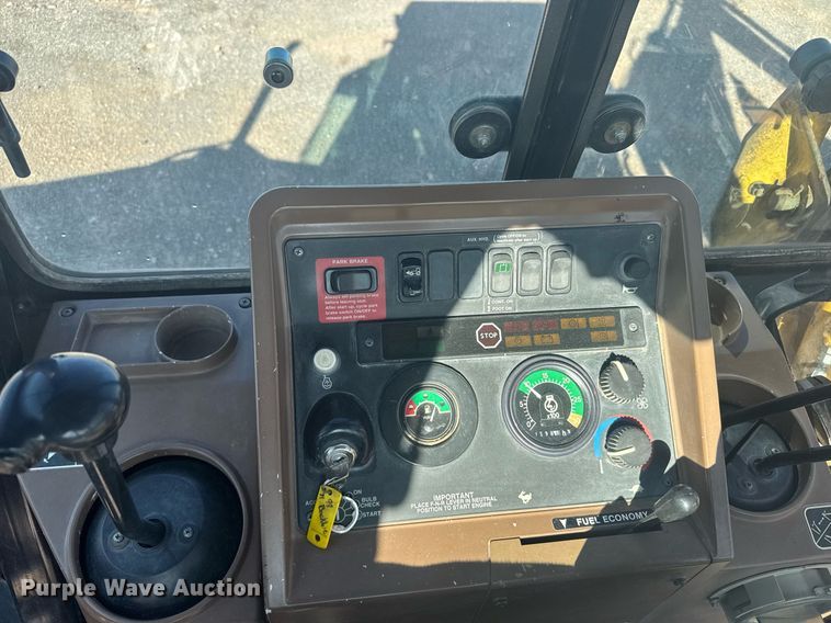 image for item ER2082 1998 John Deere 310E backhoe