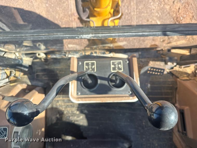 image for item ER2082 1998 John Deere 310E backhoe