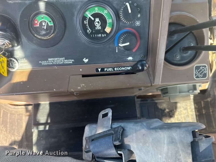 image for item ER2082 1998 John Deere 310E backhoe