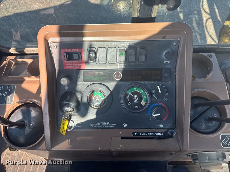 image for item ER2082 1998 John Deere 310E backhoe